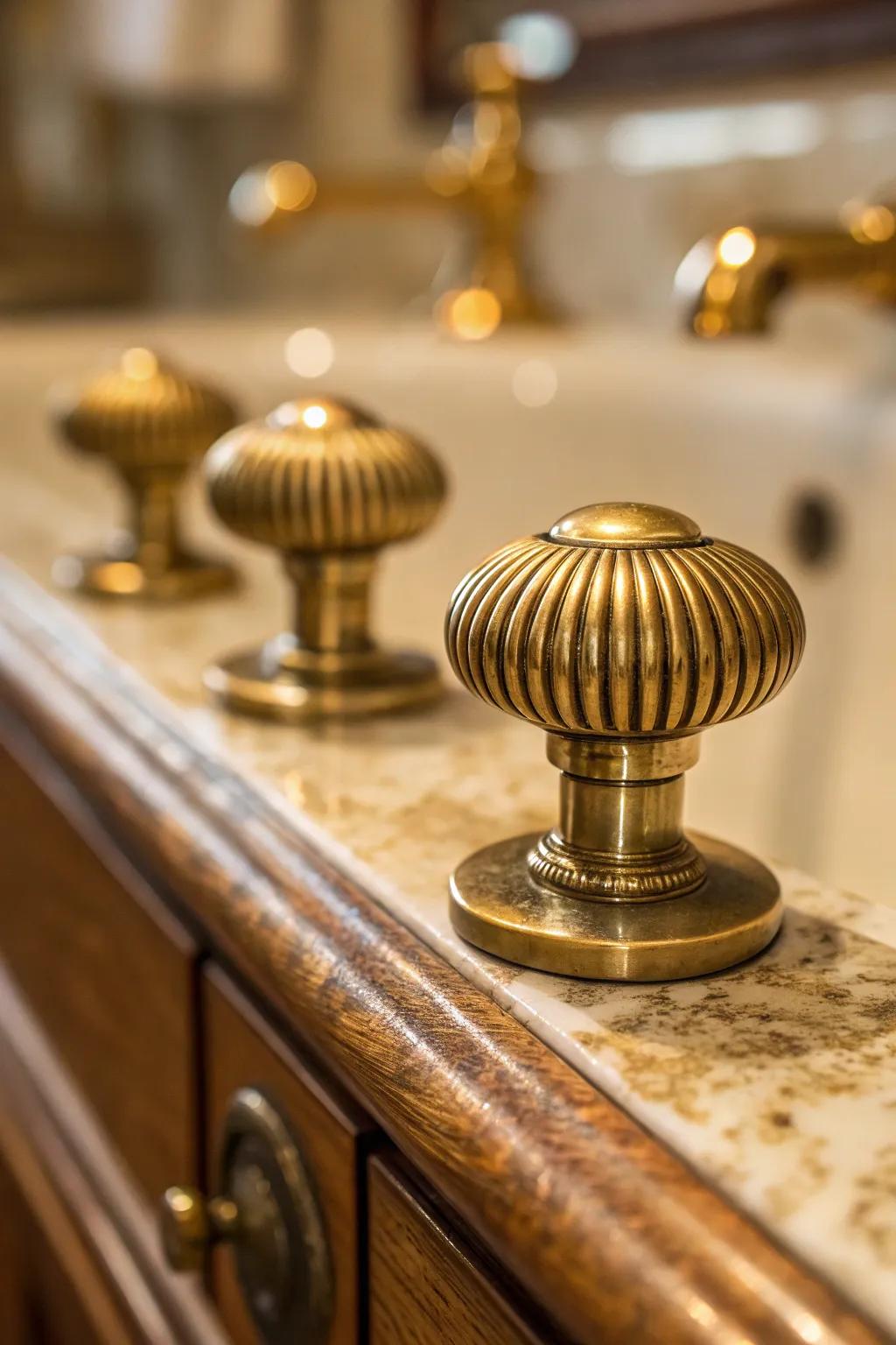 Fluted brass knobs impart a classic, refined touch.