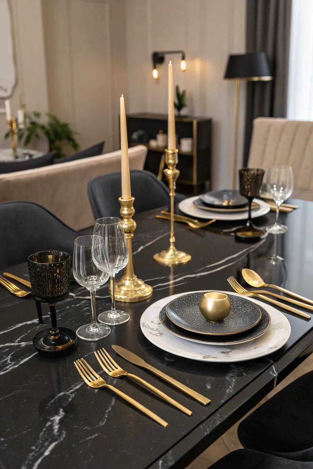 Black tablescape featuring alluring gold embellishments.