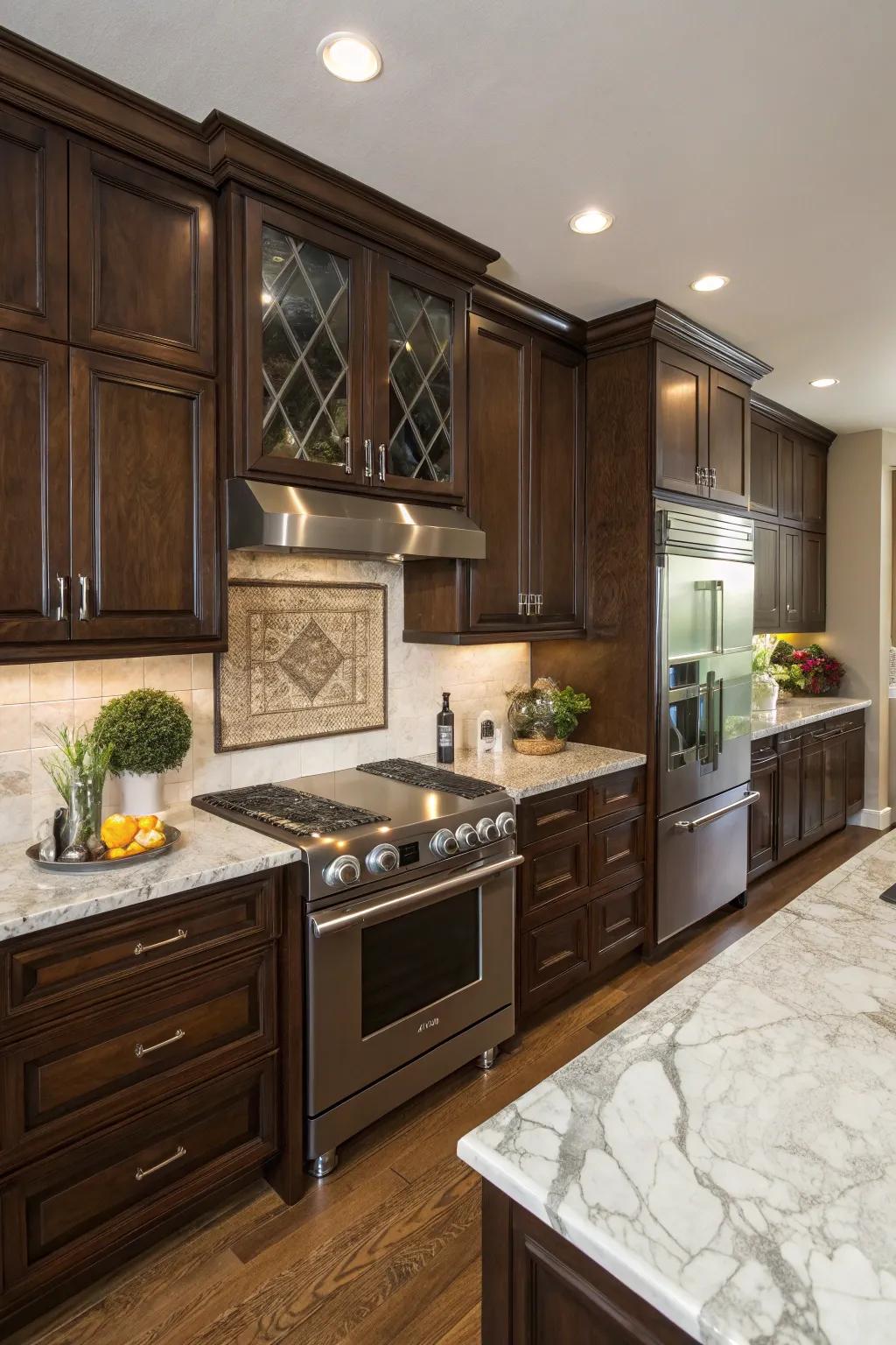 Hickory wood cabinets present an opulent, ageless appeal to modern kitchens.