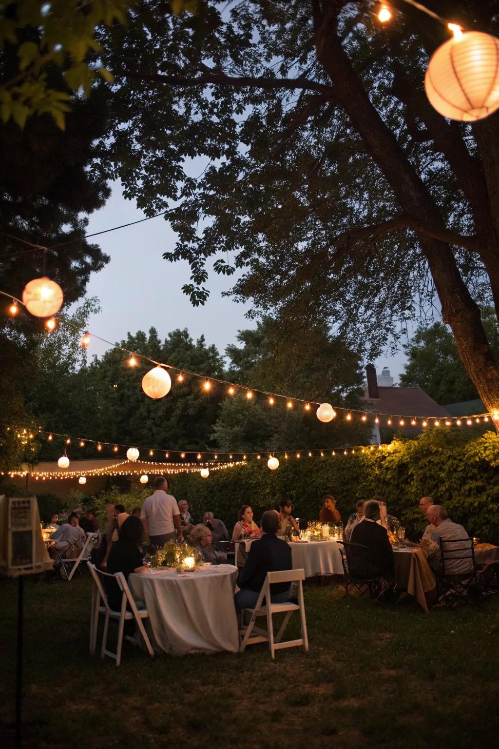 Delight your guests with a dazzling luminous display.