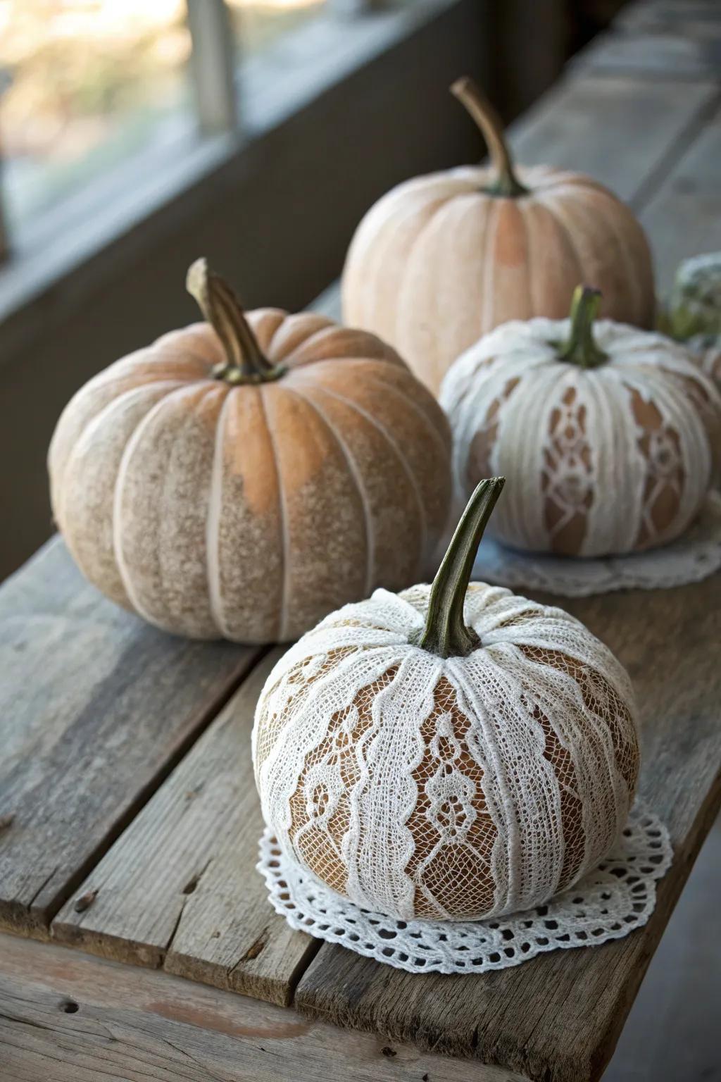 Net-wrapped pumpkins deliver vintage sophistication to autumnal decor.