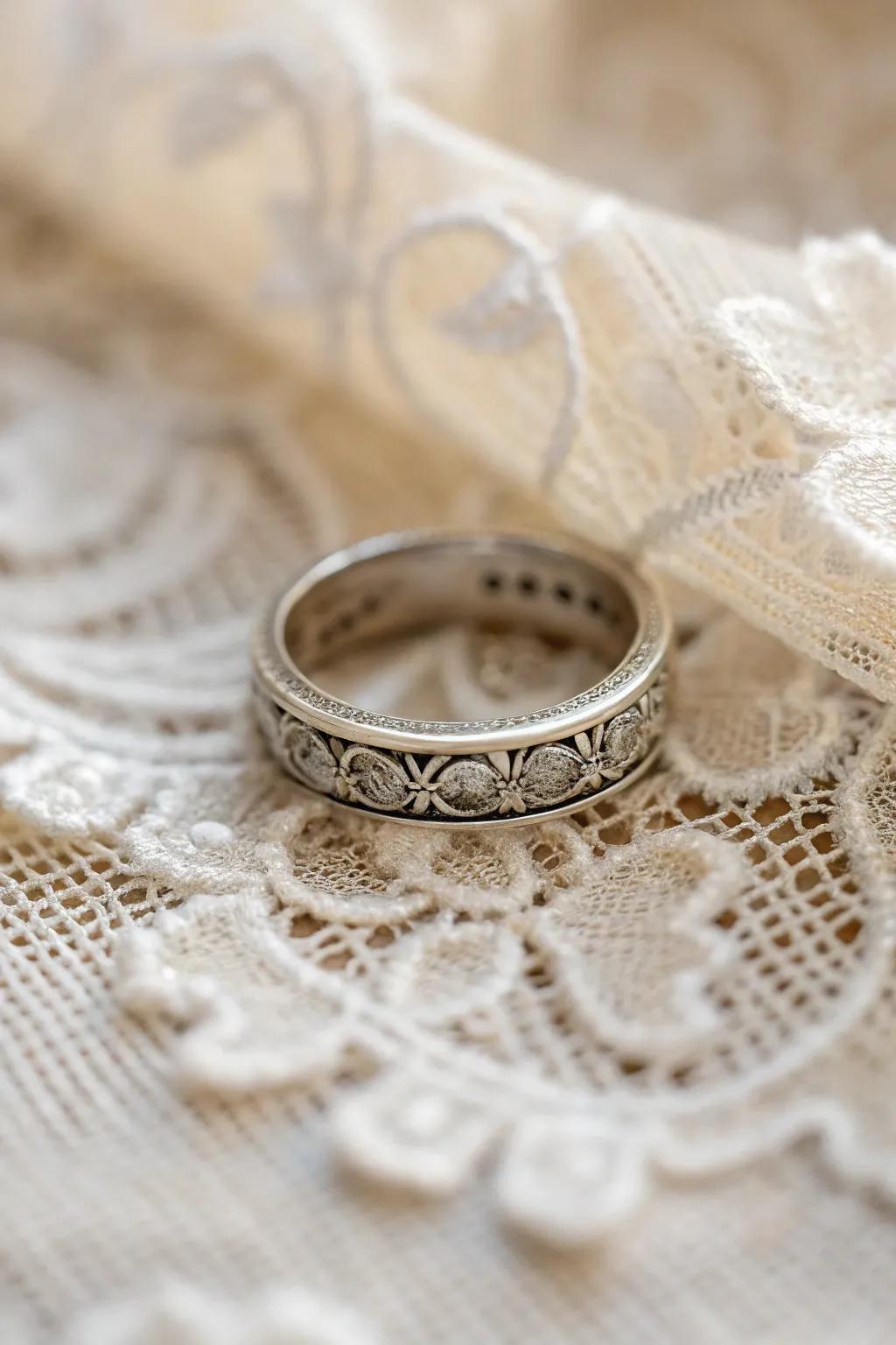 A retro-inspired ring with timeless charm.