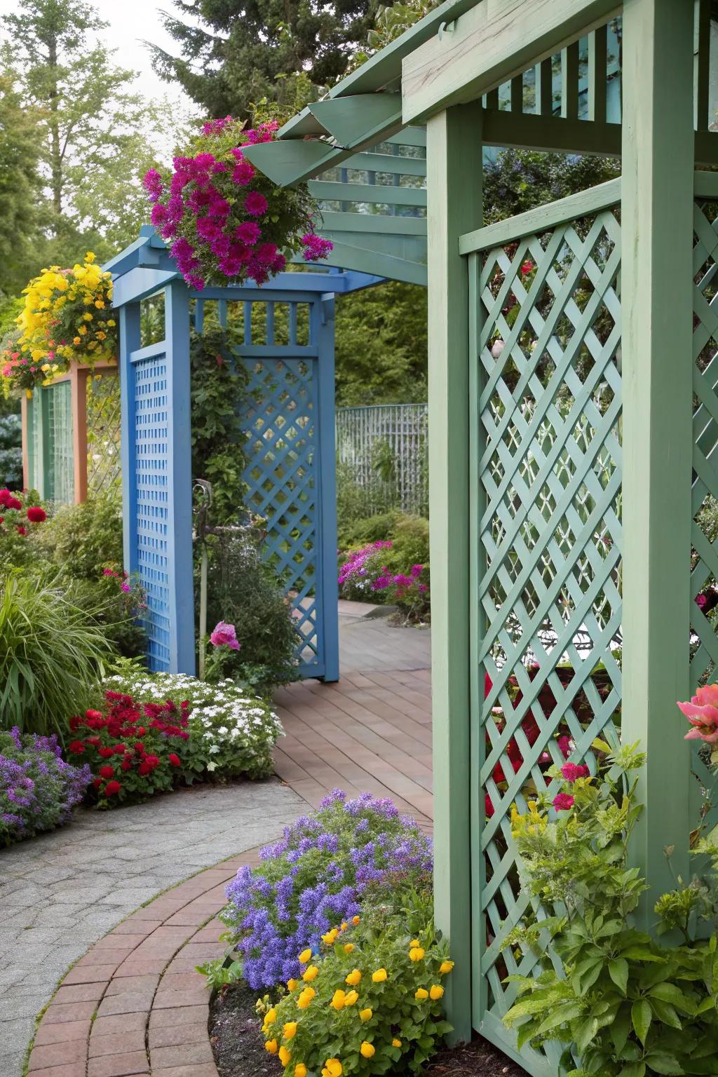 Vibrant weave sections contribute vibrant personality to your patio.