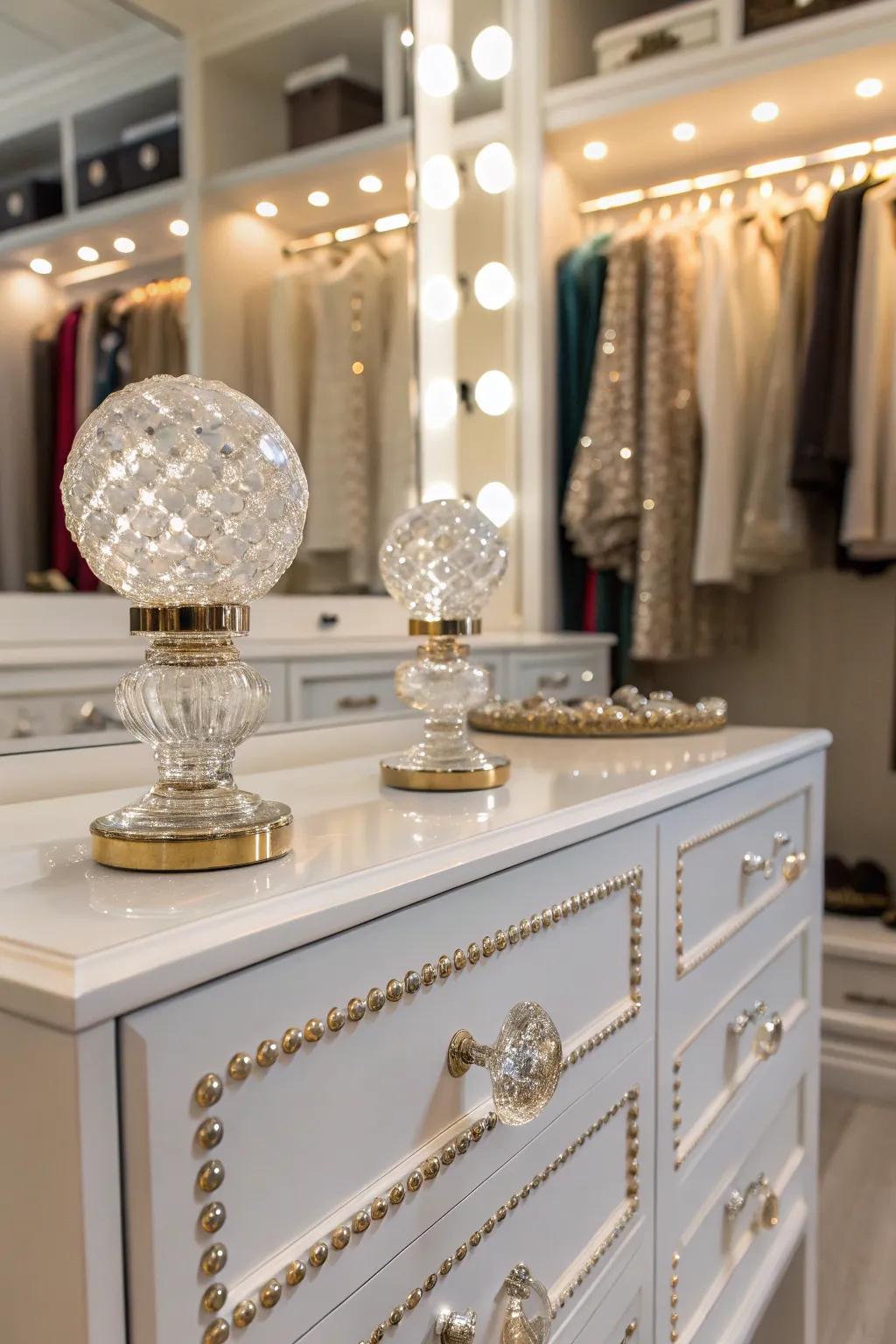 Sparkle with transparent glass knobs.