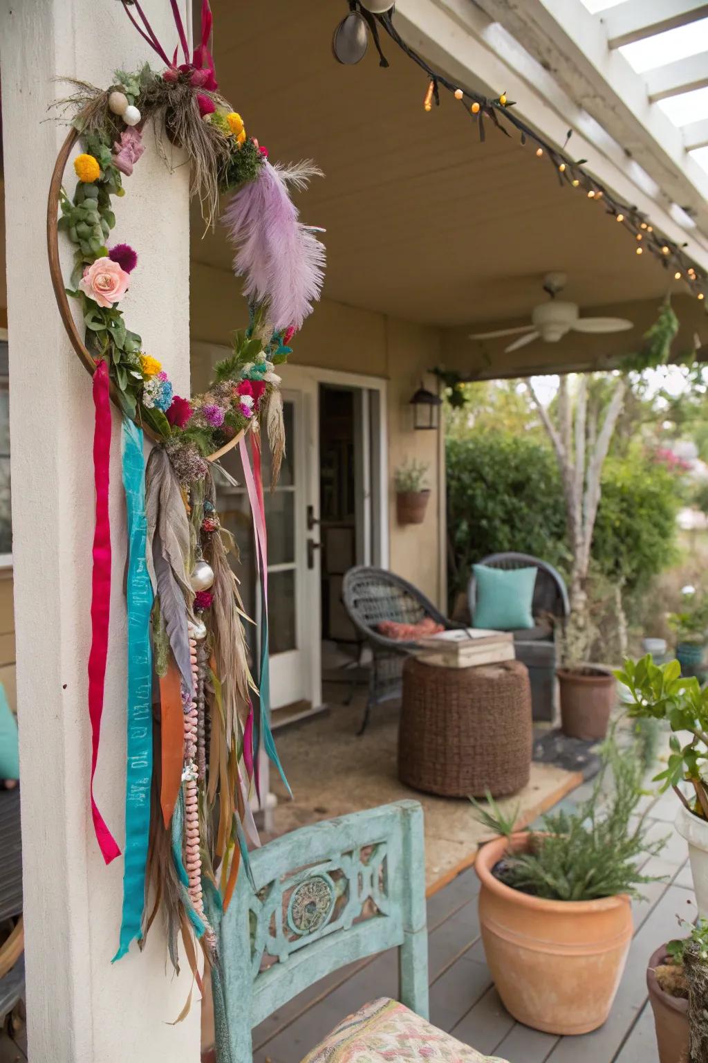 A boho-chic wreath for those with a free spirit.