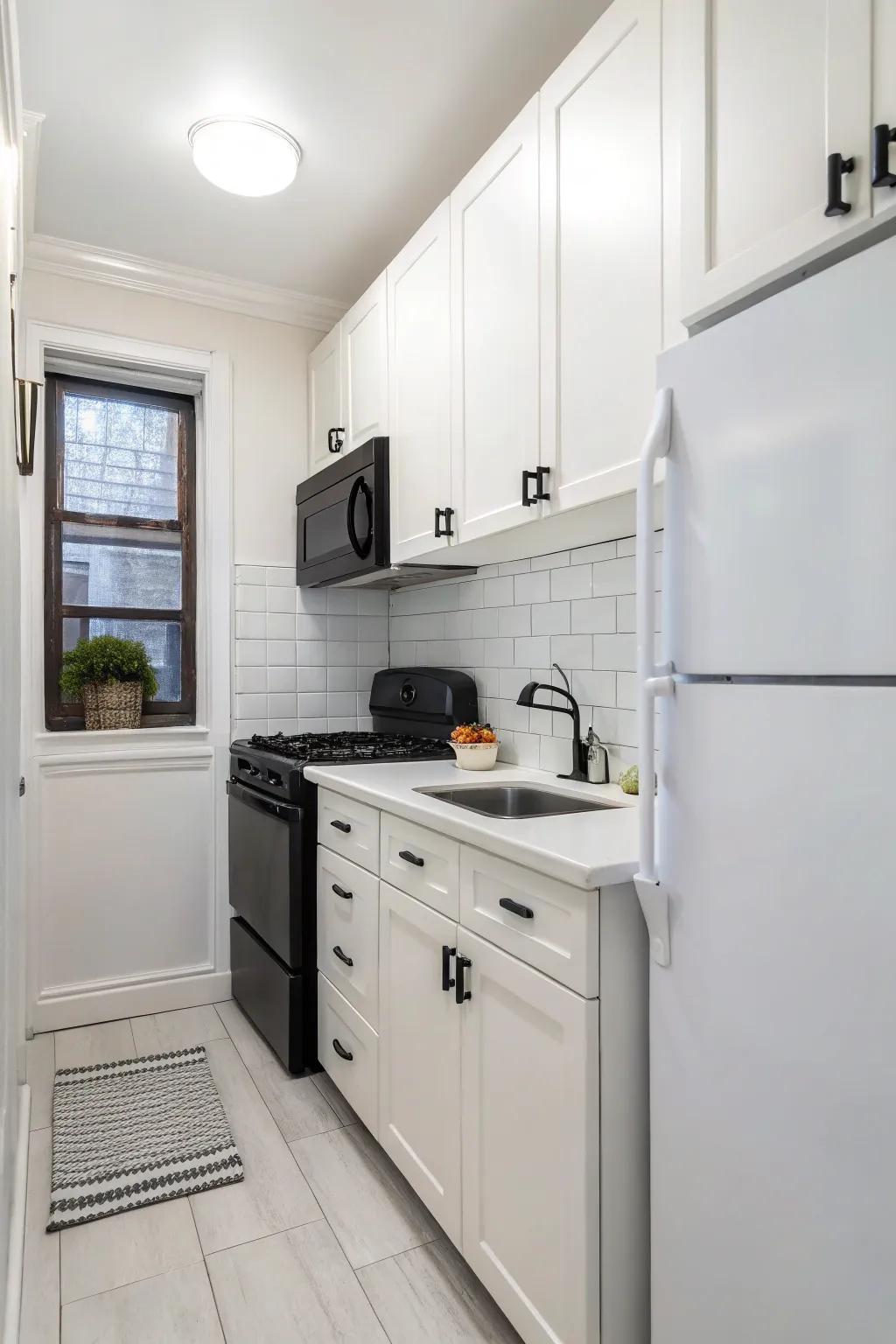 A single-hue scheme fosters cohesiveness.