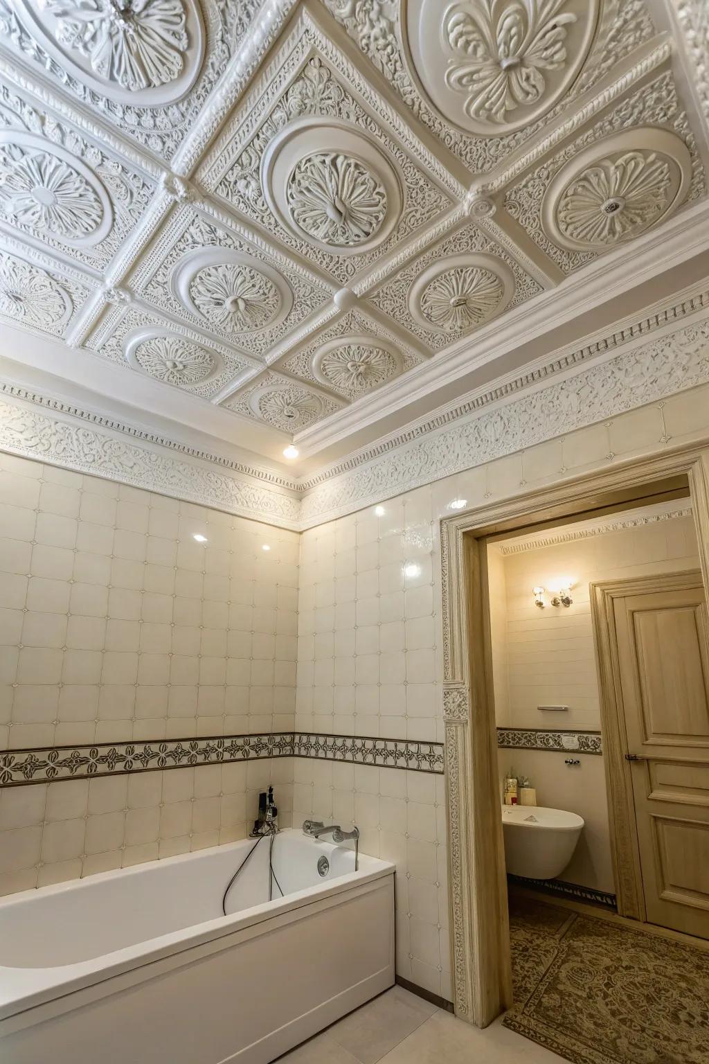 Detailed ceiling edging cultivates a startling and gratifying focal point.