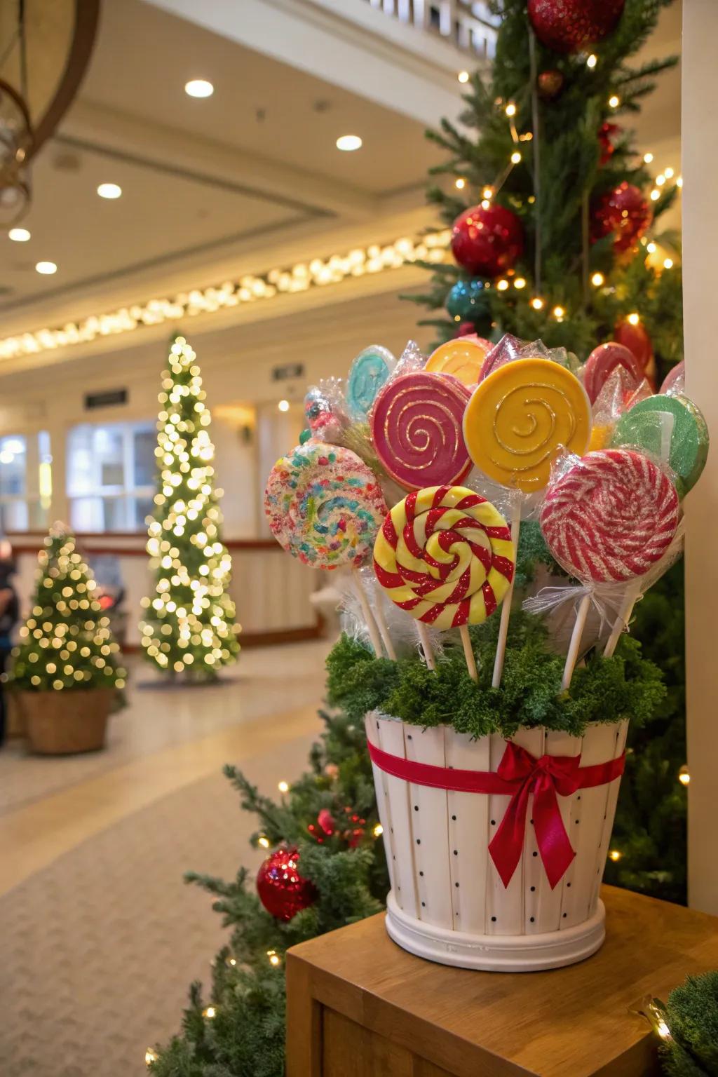 A festive holiday-themed candy pop posy