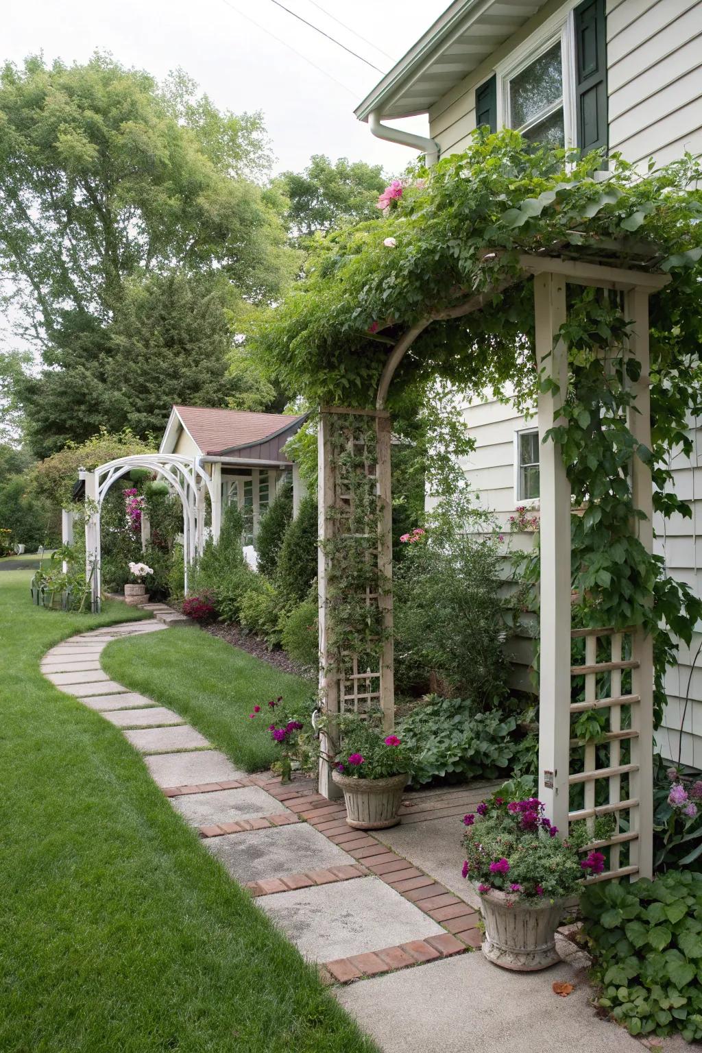 Autonomous frames render adaptable and verdant privacy solutions.