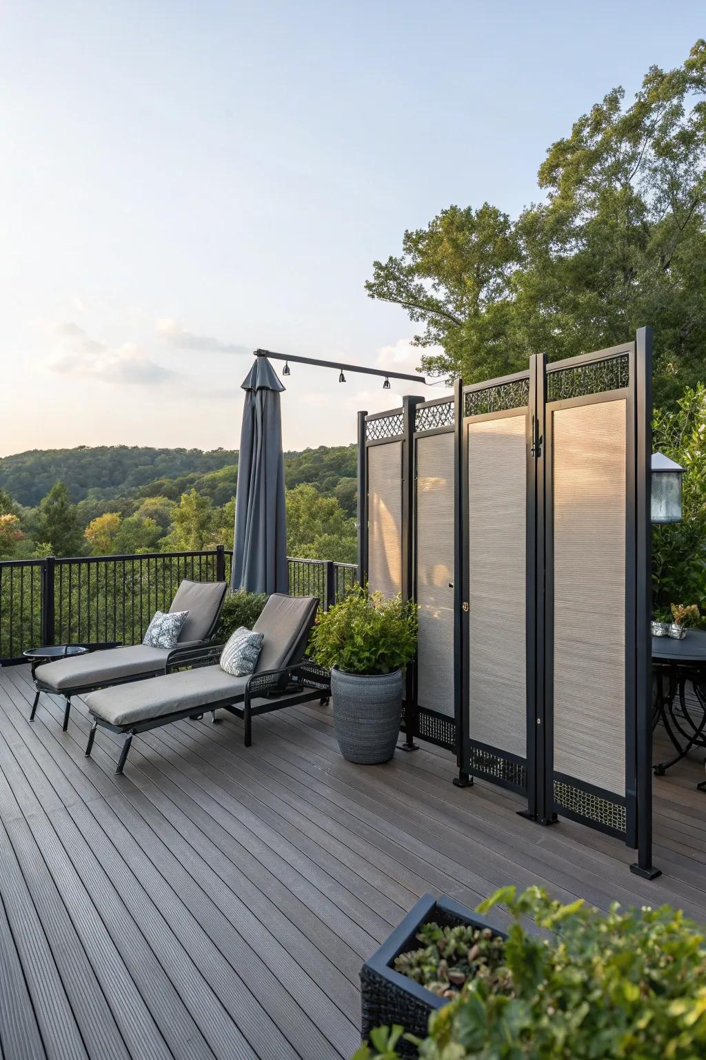 Relish flexibility with movable seclusion panels.