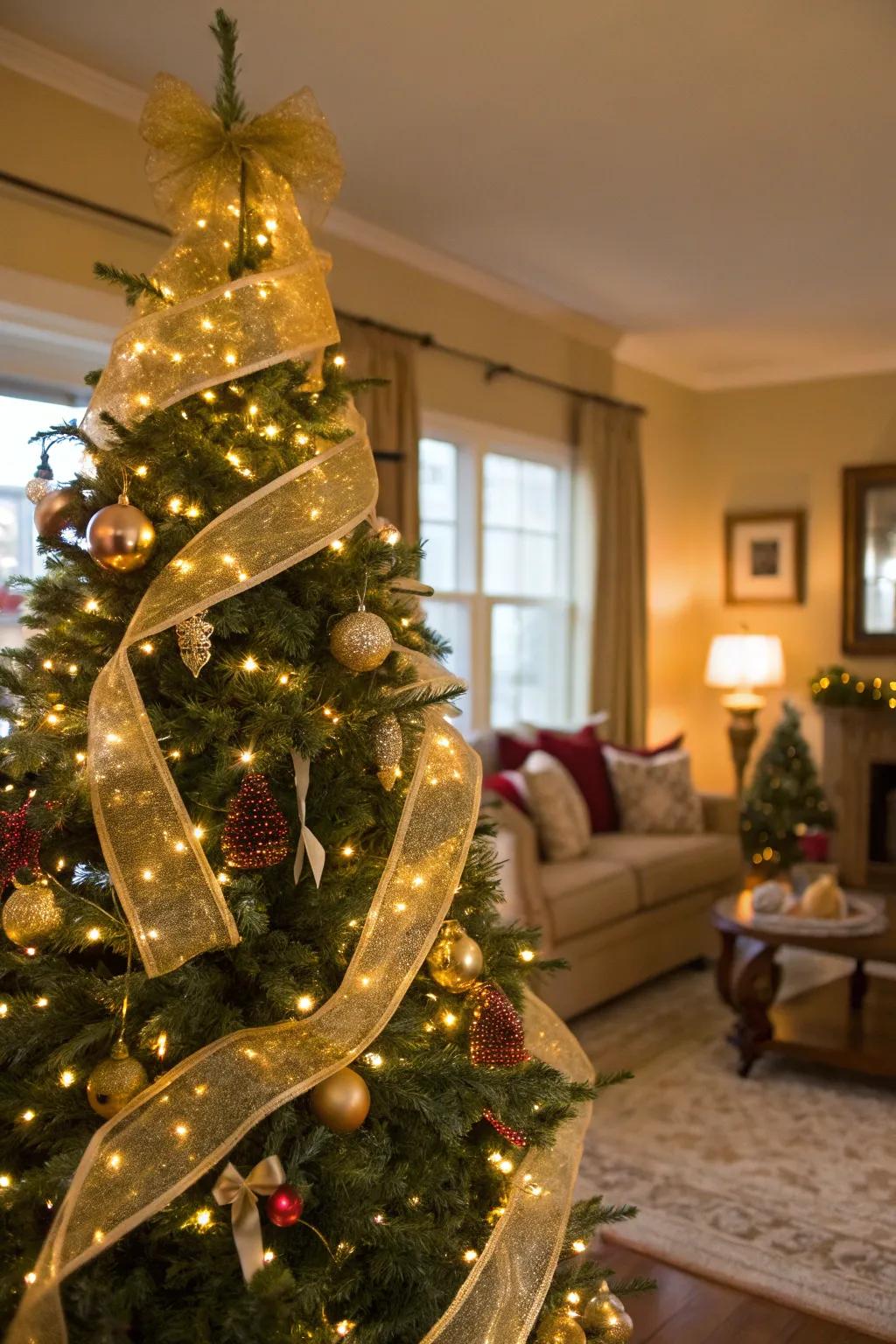 Shimmering fabric strips introduce an elegant cascade impression to the tree.