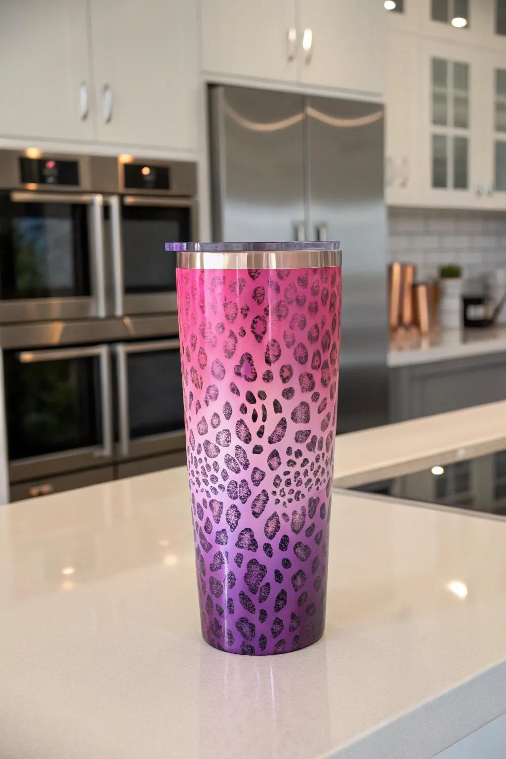 Gradient animal spot tumblers introduce a hint of refinement to any ambiance.