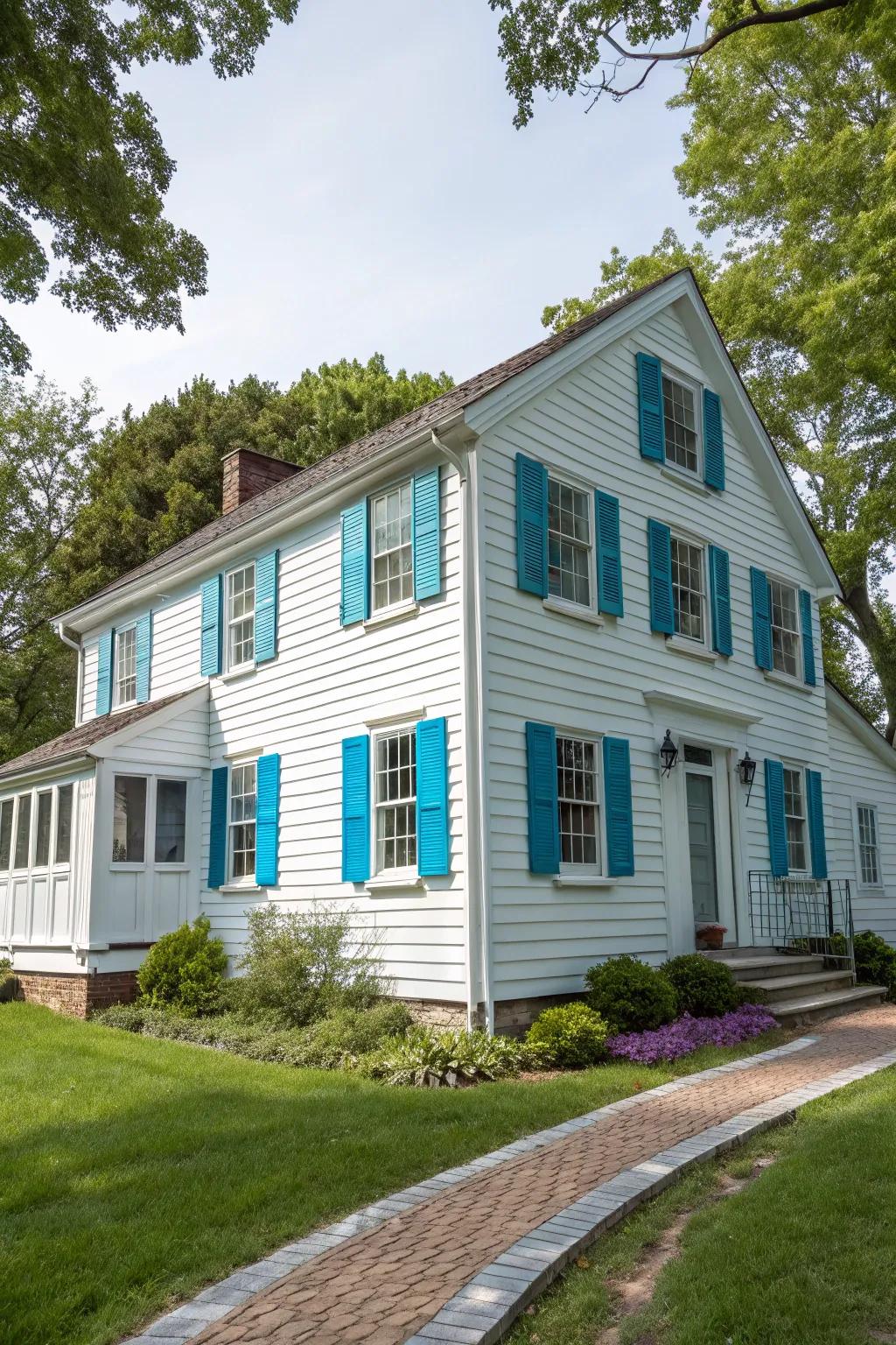 Classic ivory vinyl cladding offers a timeless backdrop for vivid accents.
