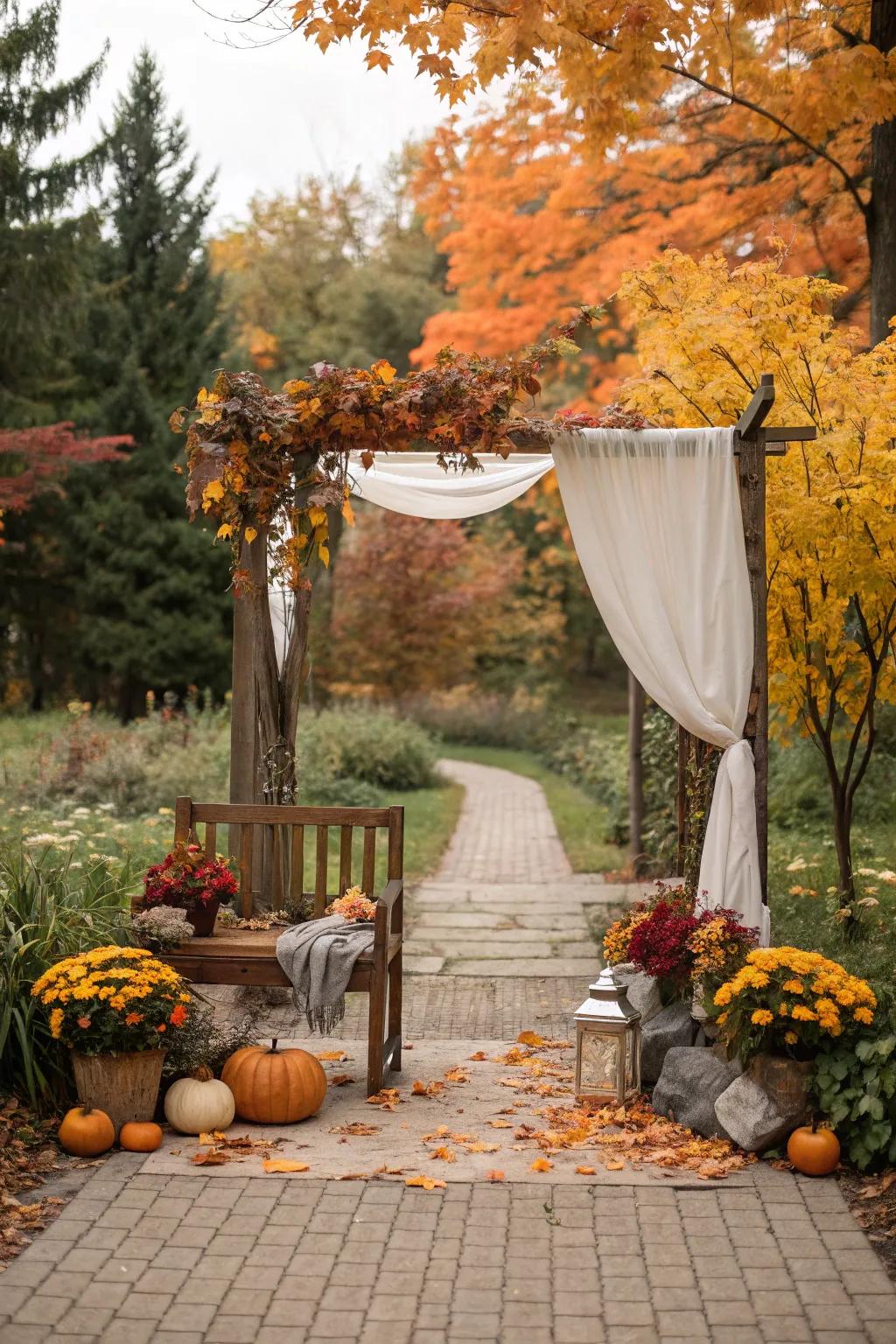 Soil-inspired shades conjure a traditional autumnal atmosphere.