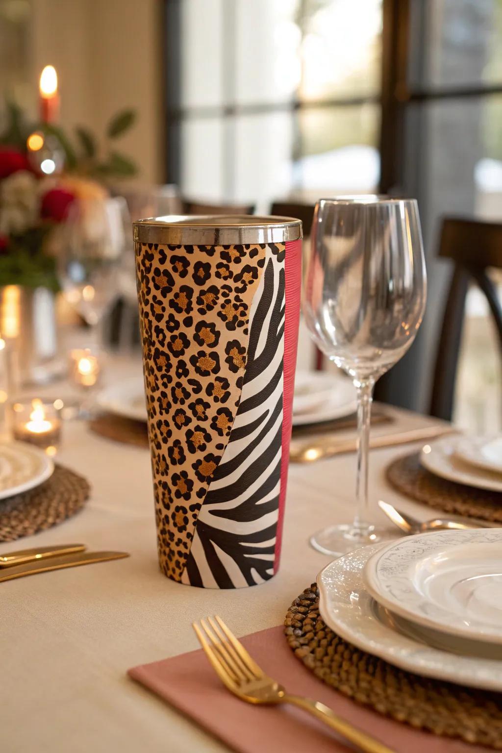 Distinguish yourself with a vibrant assortment of fauna patterns on your tumbler.