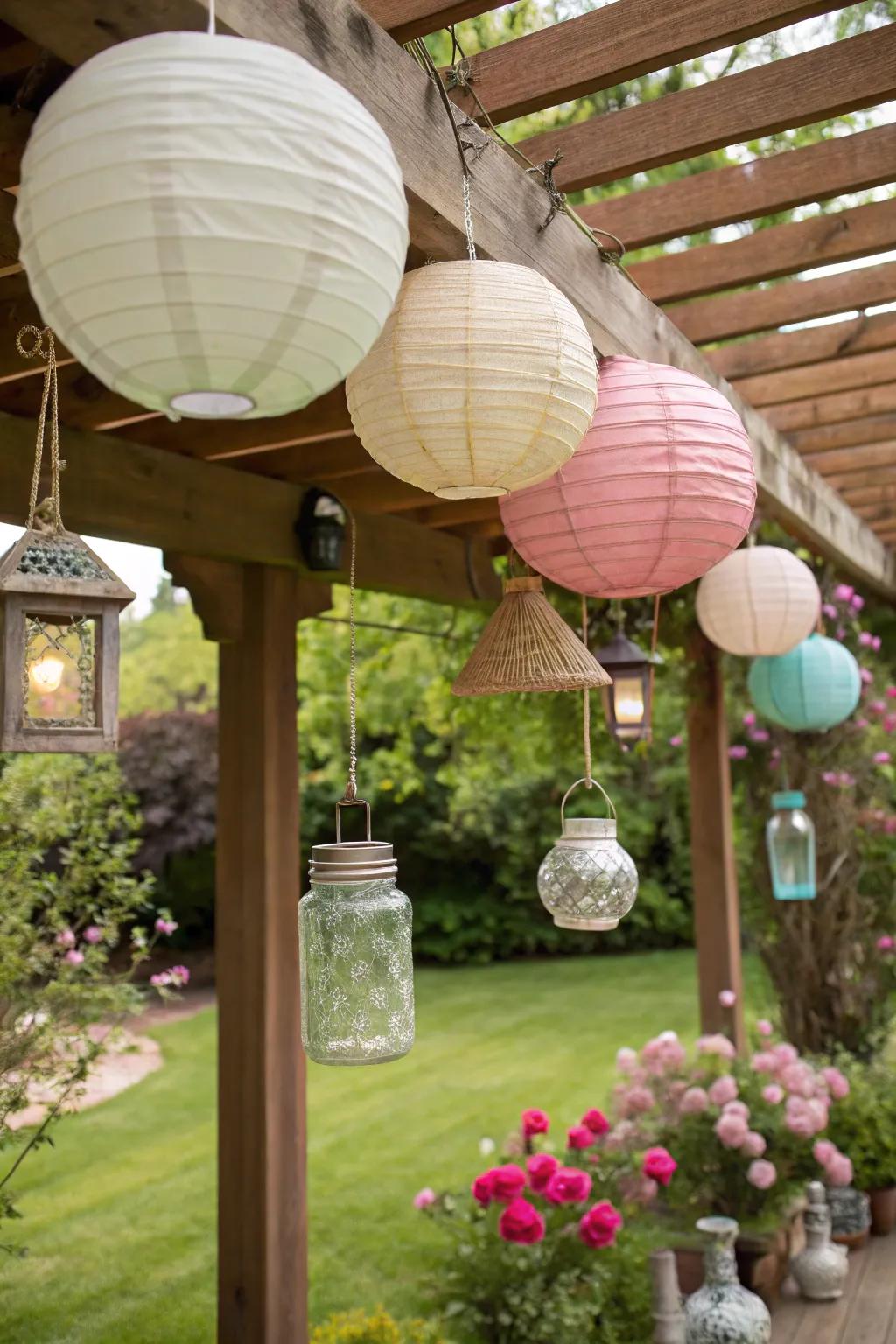 Decorative pieces personalize and lift your pergola’s atmosphere.
