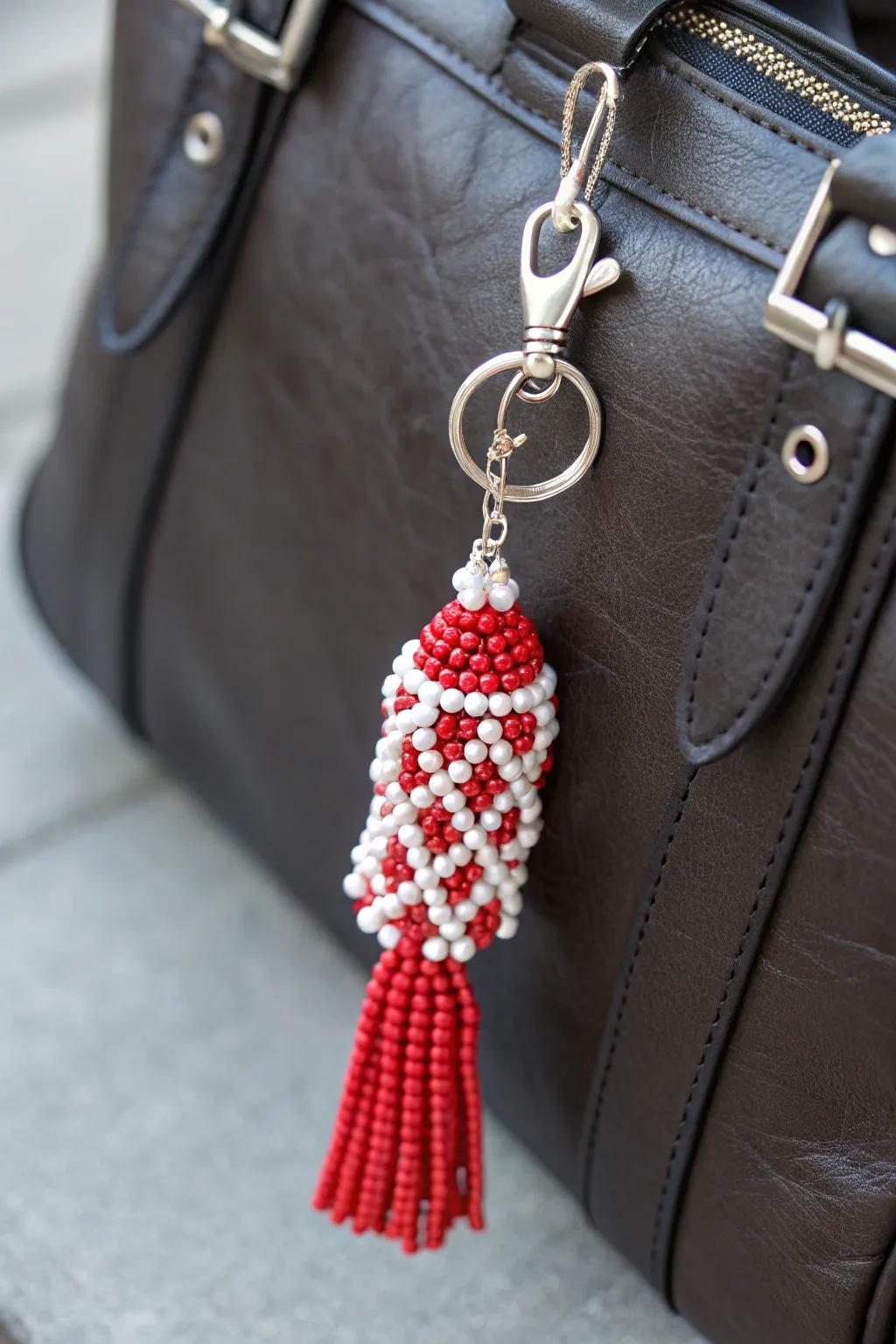 With fashionable pearl charms, improve the appearance of your handbags.