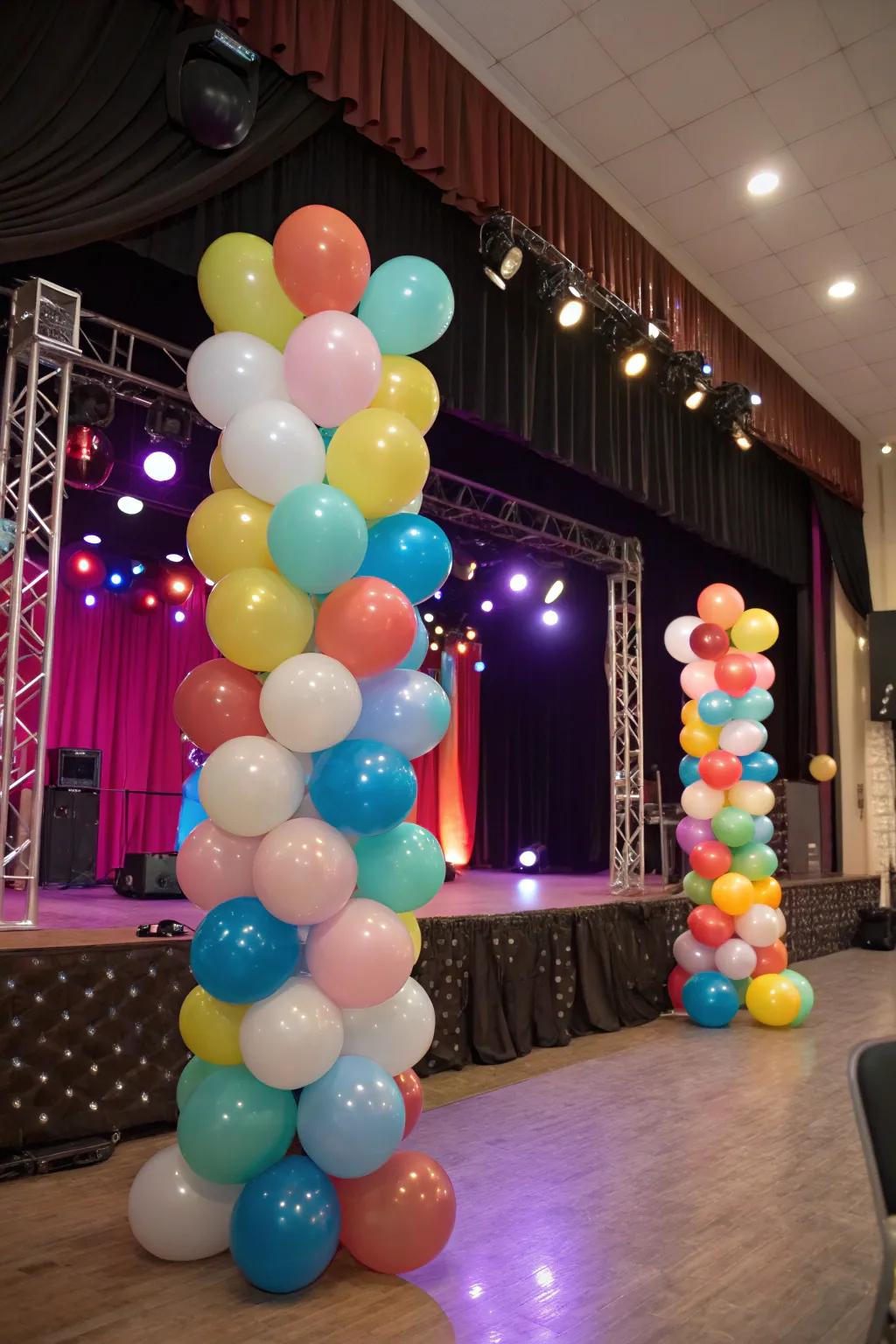 An energetic stage arrangement showcasing balloons of varying proportions and shades.