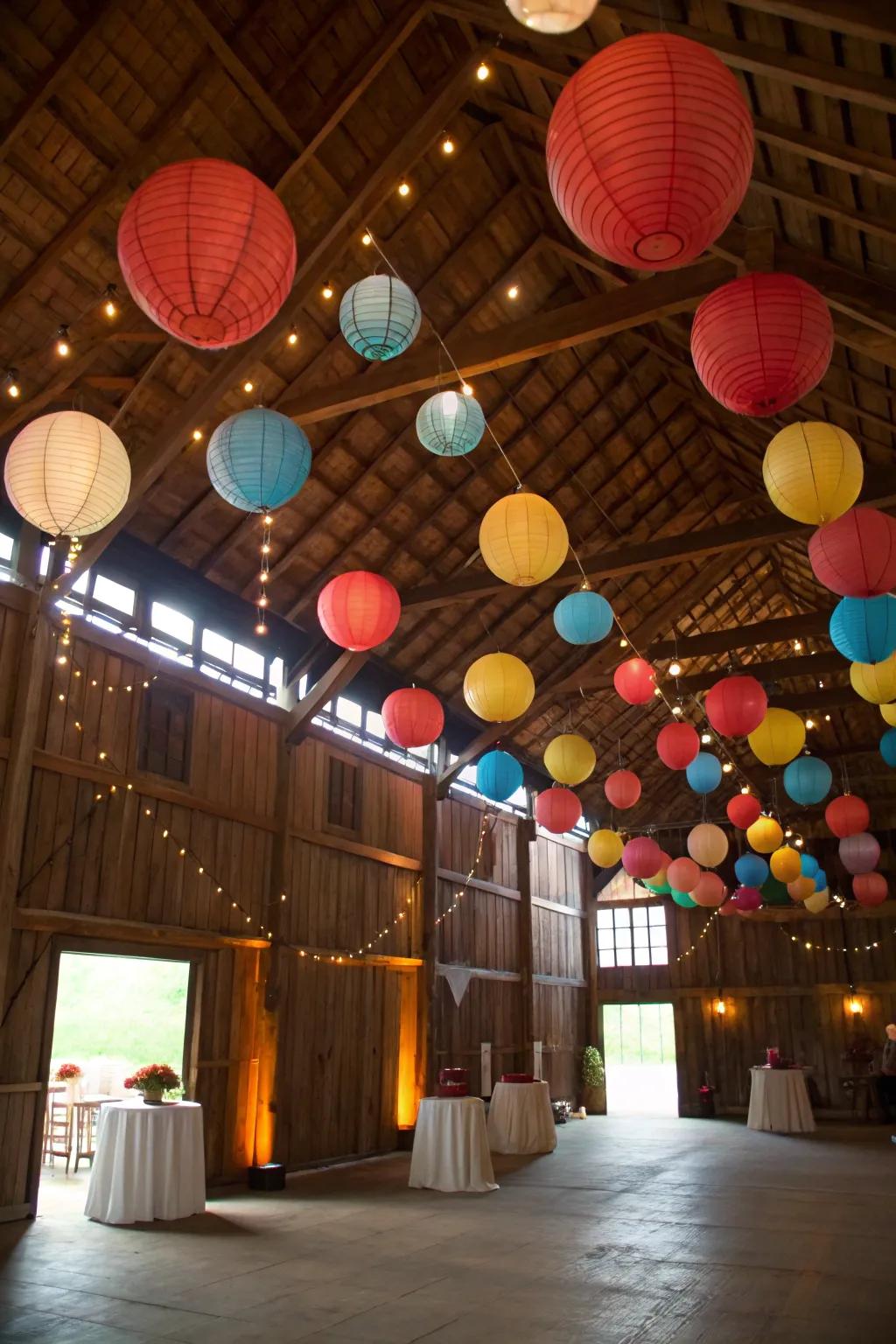 Delicate paper globes deliver a whimsical touch to barn environments.