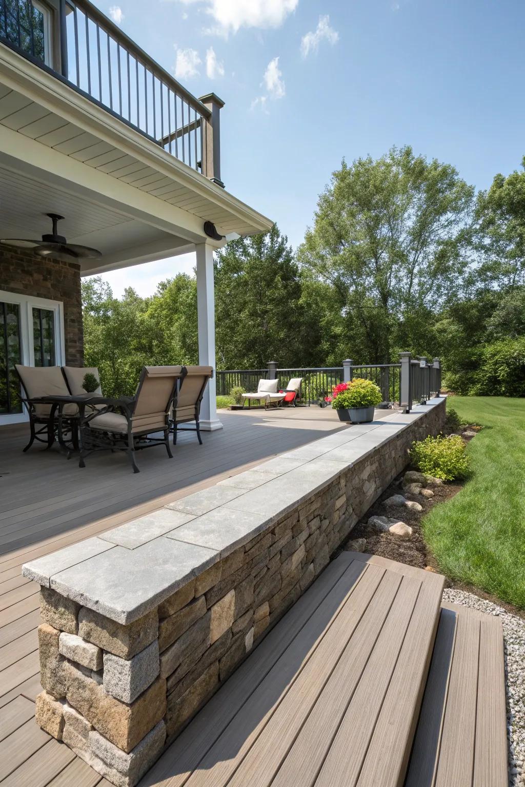 A deck that remains immaculate with resilient, low-maintenance stone cladding.